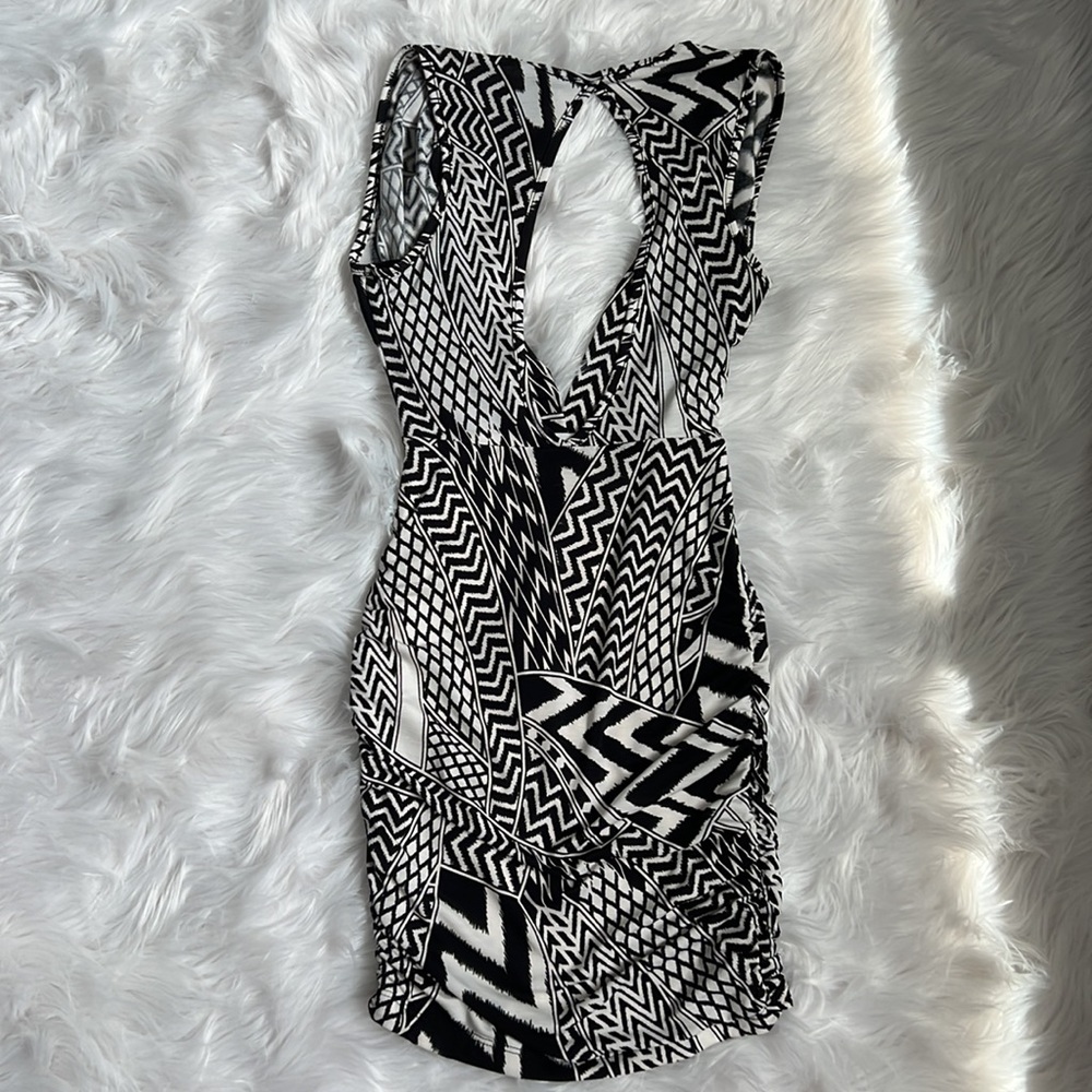 💜Forever 21💜 Deep V Cut Front/Back - Dress - Picture 4 of 4